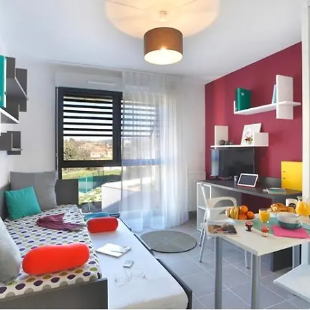 Equipe Au Centre-ville De Apartment